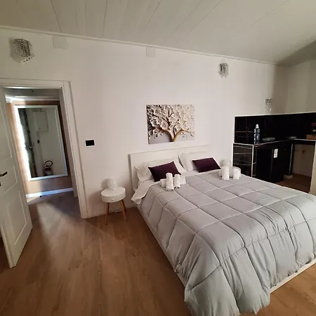 Dolce Luna בית הארחה 3*