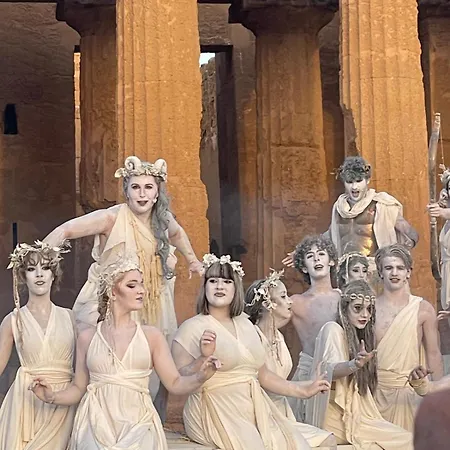 Dolce Luna בית הארחה 3*